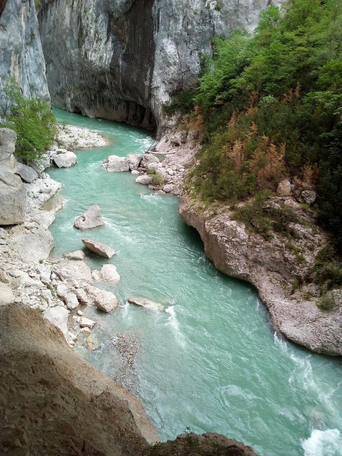 Campasun Camping De L'Aigle エギュイーヌ エクステリア 写真