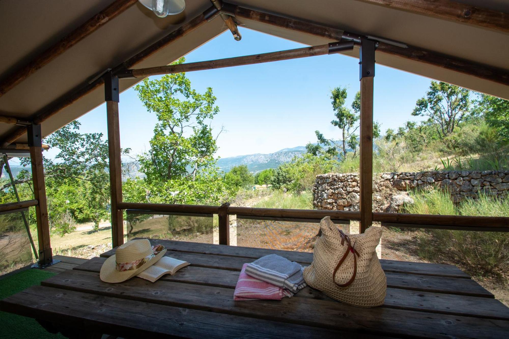 Campasun Camping De L'Aigle エギュイーヌ エクステリア 写真